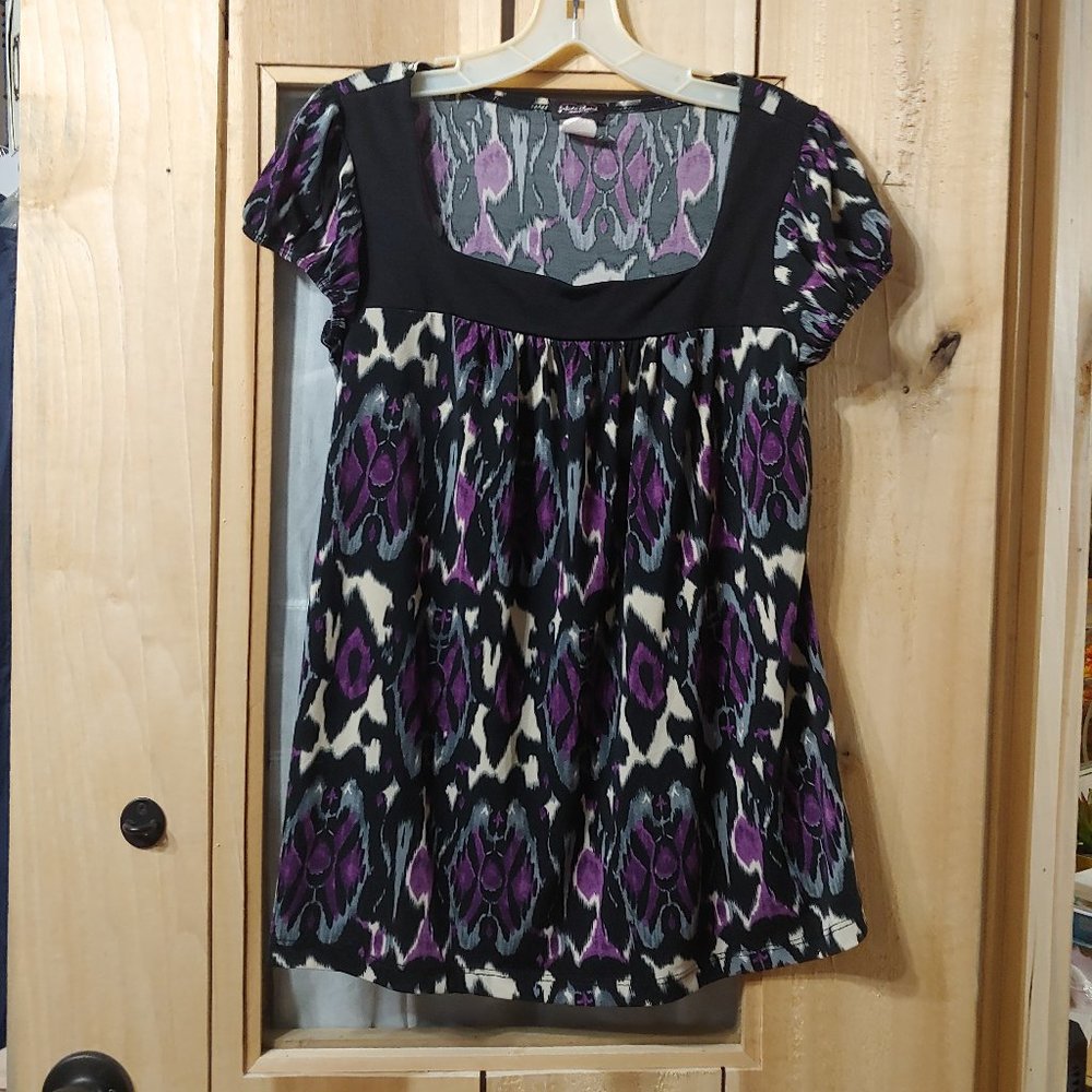Julies Closet womans maternity top  size m